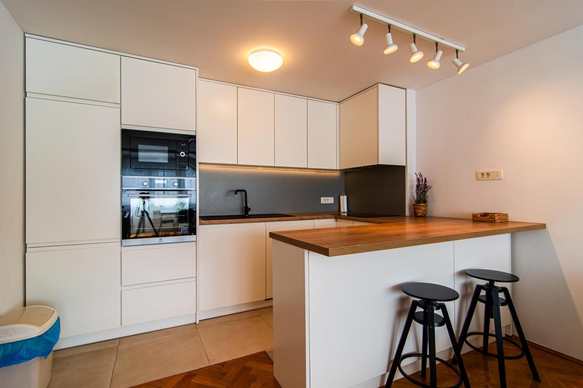 Flexible Selfcheckins 96 - - 2 Bedrooms - Wifi Zagreb